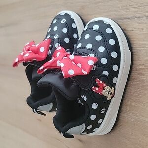 Toddler size 3 minnie sneaker